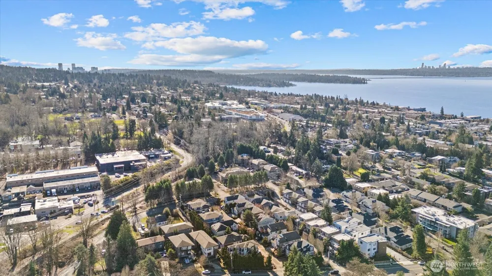 825 Kirkland Way Kirkland, WA 98033