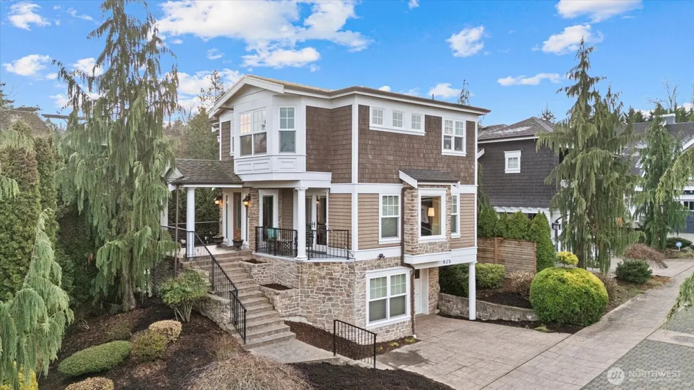 825 Kirkland Way Kirkland, WA 98033