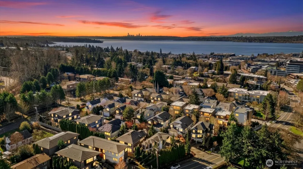 825 Kirkland Way Kirkland, WA 98033
