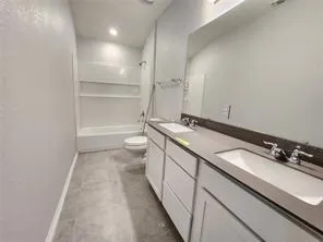 8211 Knoxville Trail Austin, TX 78744