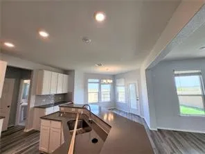 8211 Knoxville Trail Austin, TX 78744