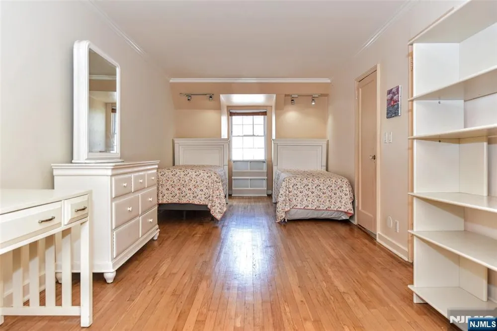 185 E Palisade Avenue B1B Englewood, NJ 07631