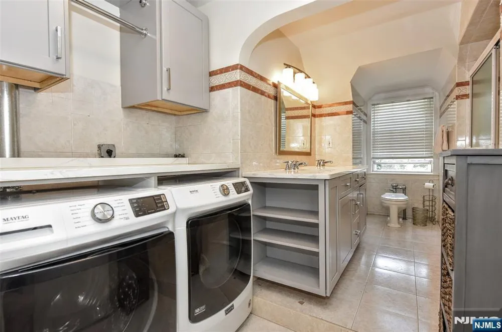 185 E Palisade Avenue B1B Englewood, NJ 07631