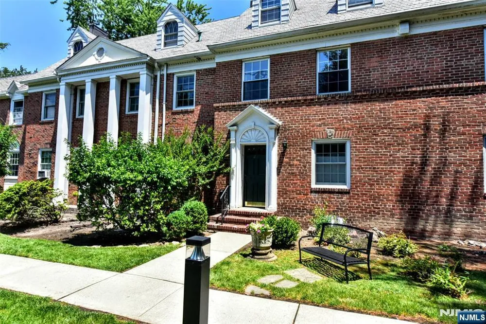 185 E Palisade Avenue B1B Englewood, NJ 07631