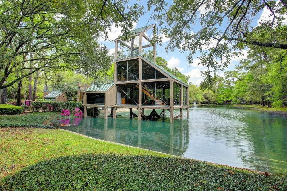 100 Litchfield Ln Houston, TX 77024