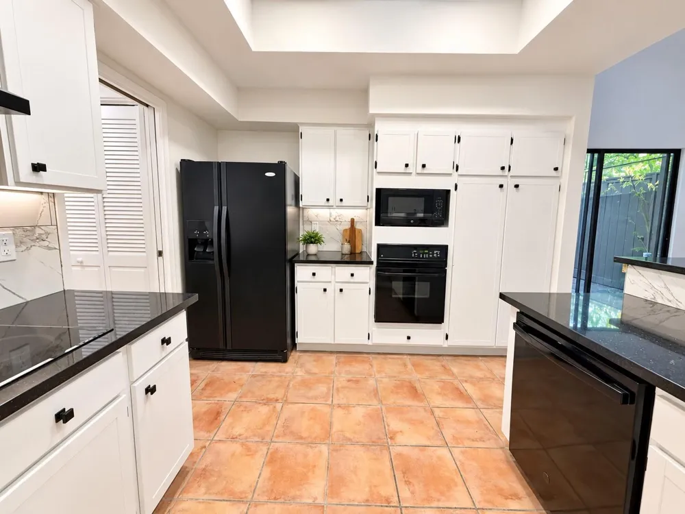 100 Litchfield Ln Houston, TX 77024