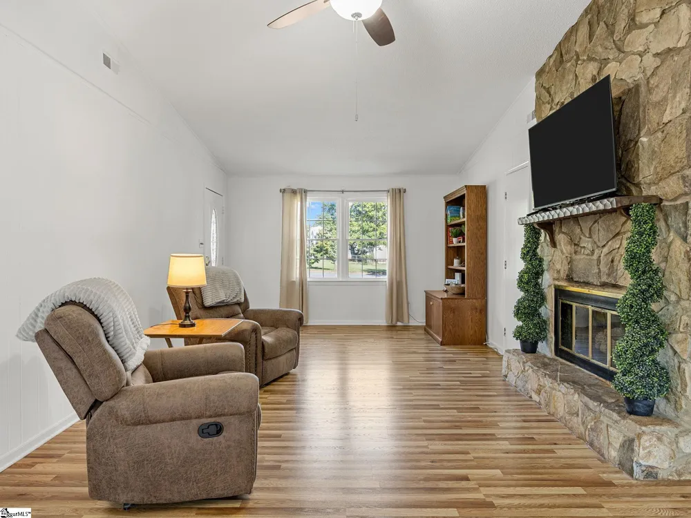 110 Coldspring Drive Spartanburg, SC 29301