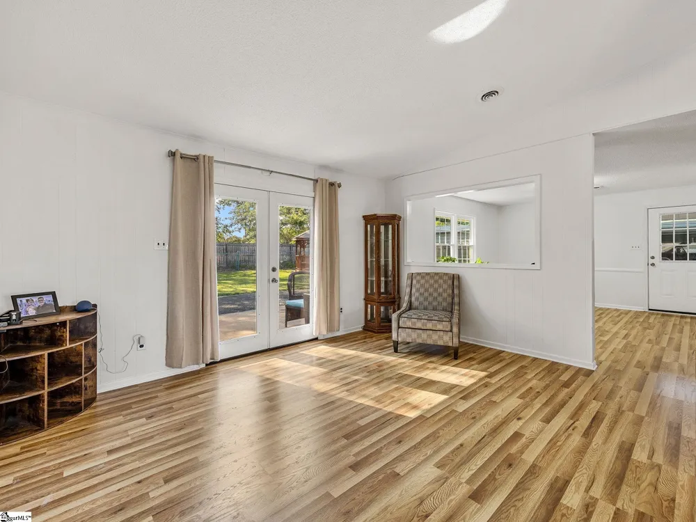 110 Coldspring Drive Spartanburg, SC 29301