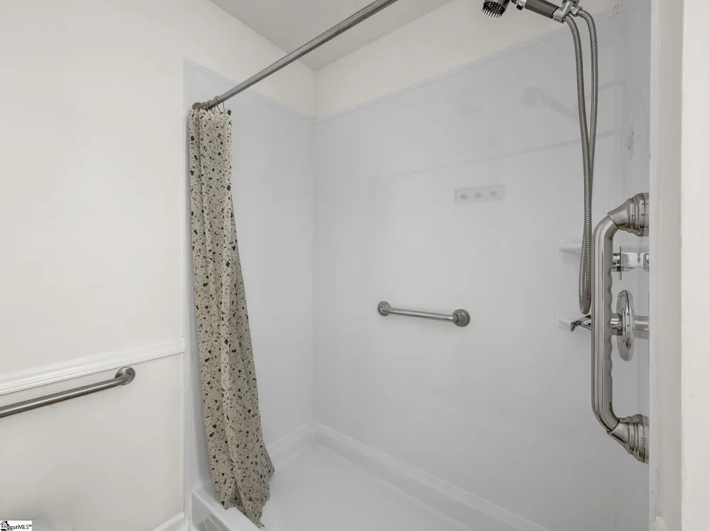 110 Coldspring Drive Spartanburg, SC 29301