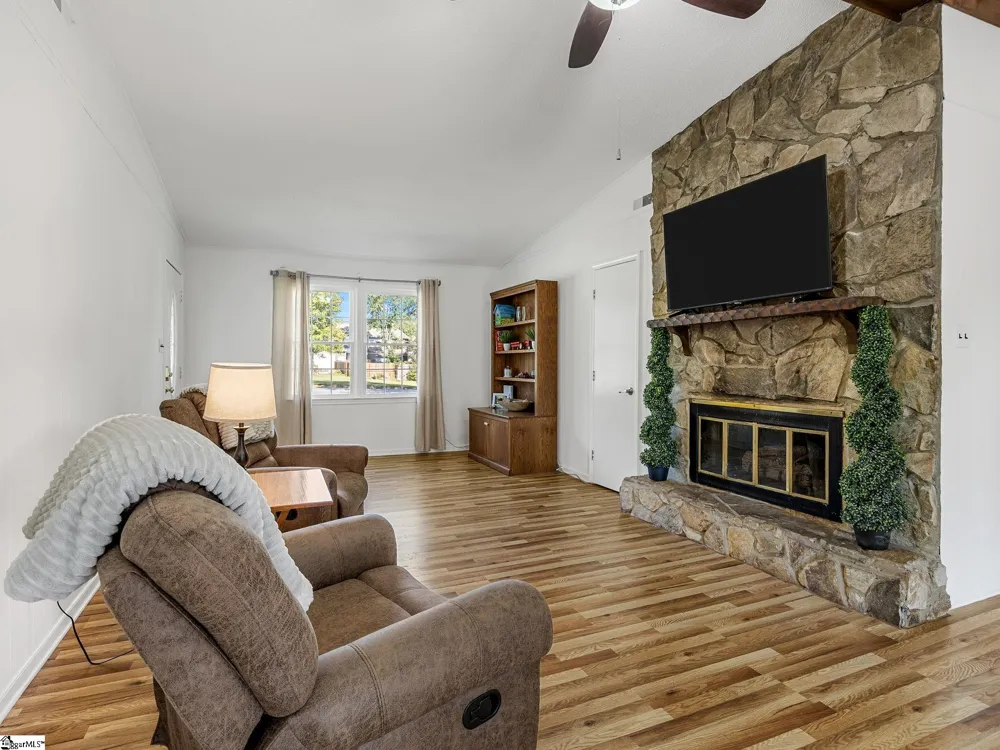 110 Coldspring Drive Spartanburg, SC 29301