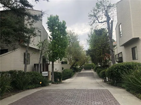 762 W Naomi Avenue #B