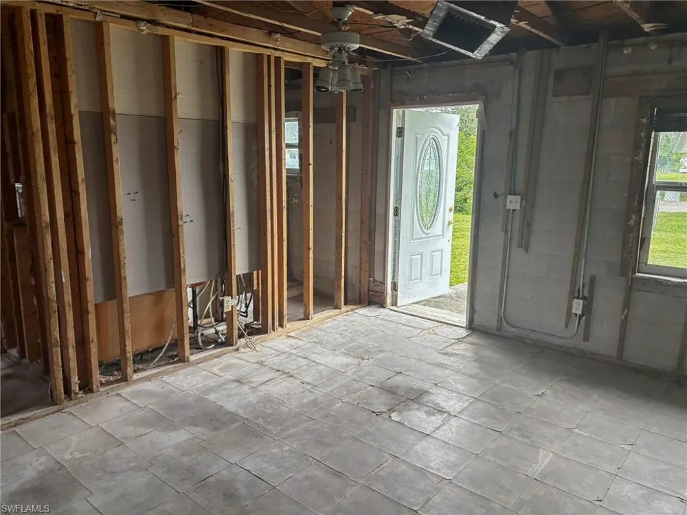 3751 Highland Avenue Fort Myers, FL 33916