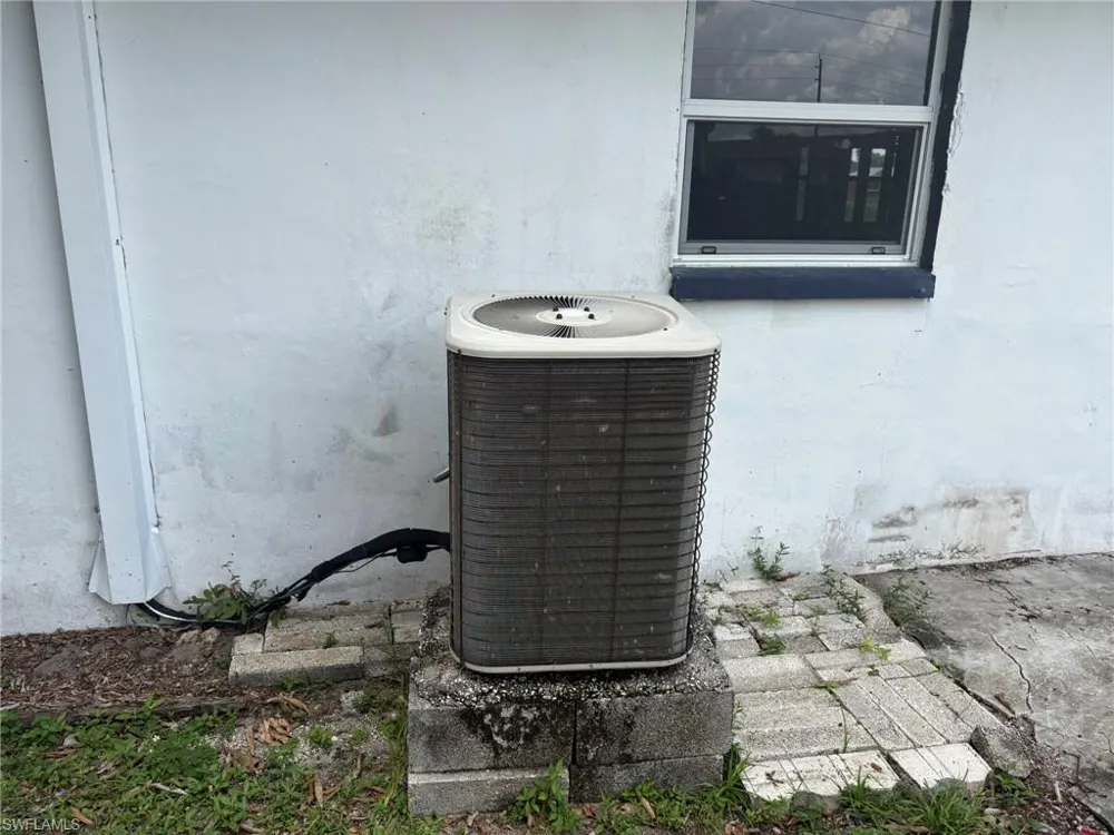 3751 Highland Avenue Fort Myers, FL 33916