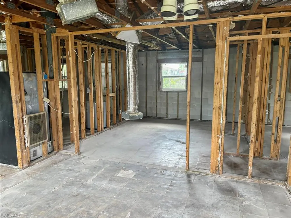 3751 Highland Avenue Fort Myers, FL 33916