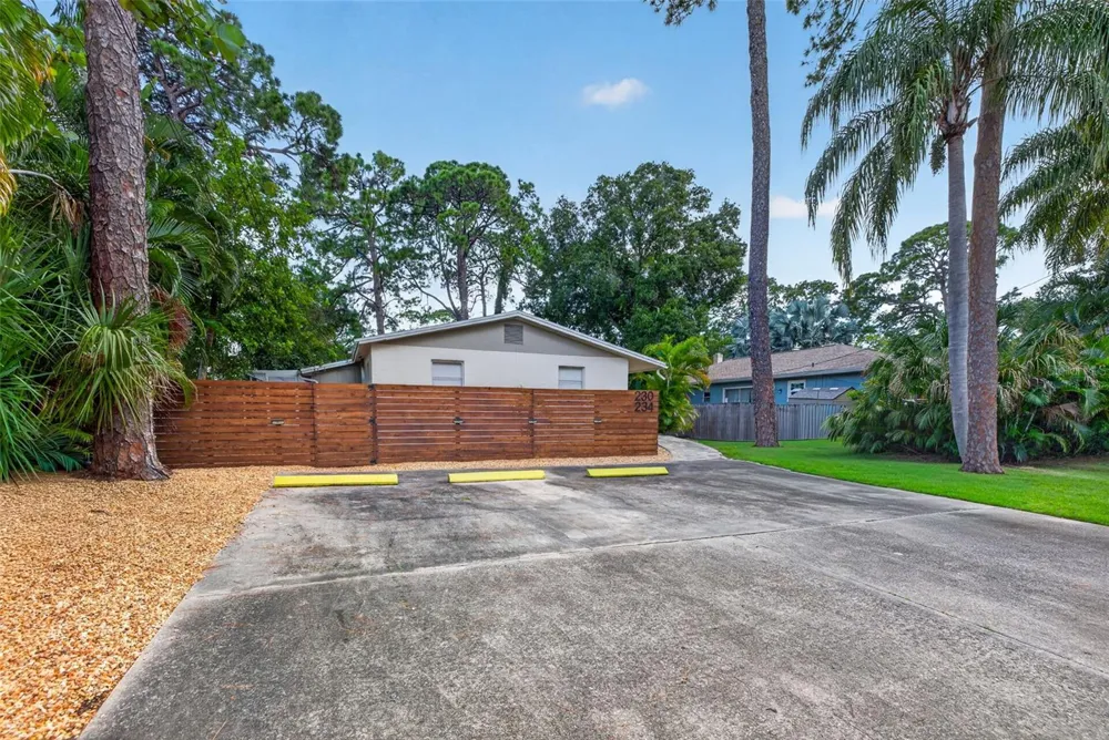 230 48TH AVENUE St Petersburg, FL 33703