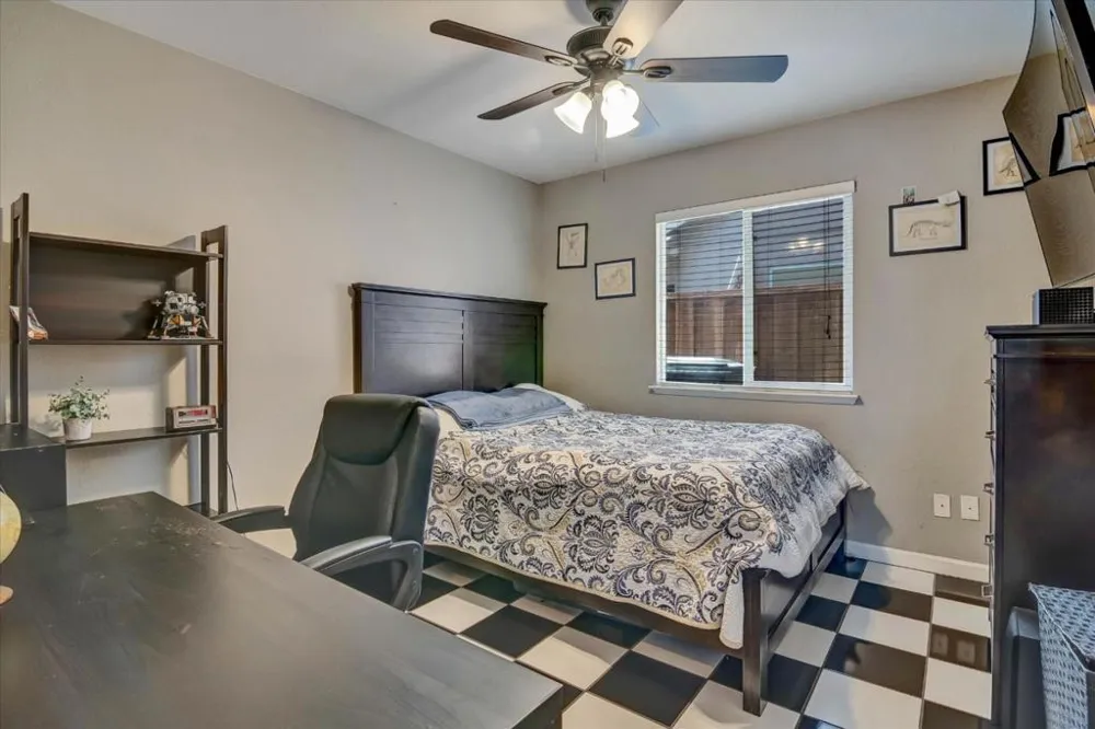 1093 Lambdin Street Manteca, CA 95336