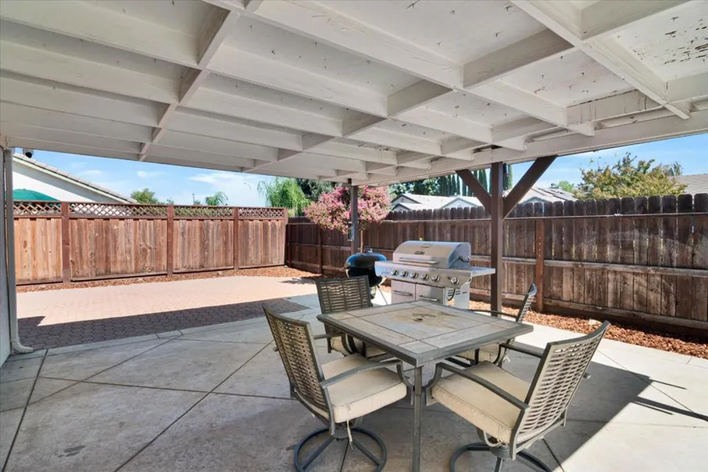 1093 Lambdin Street Manteca, CA 95336