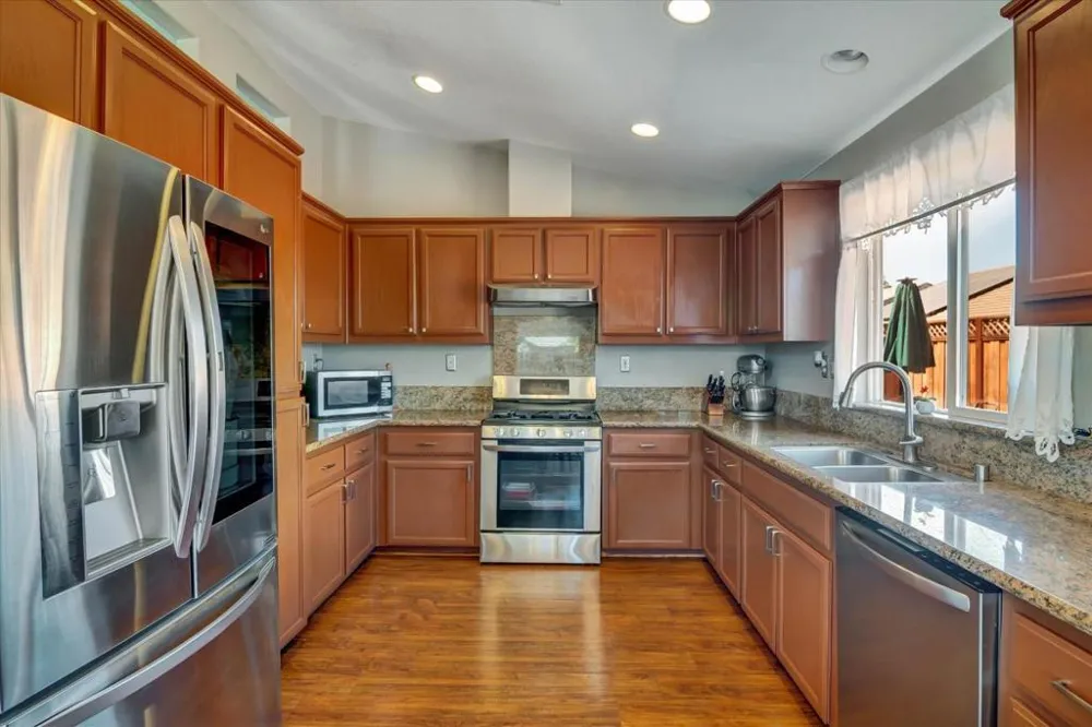 1093 Lambdin Street Manteca, CA 95336