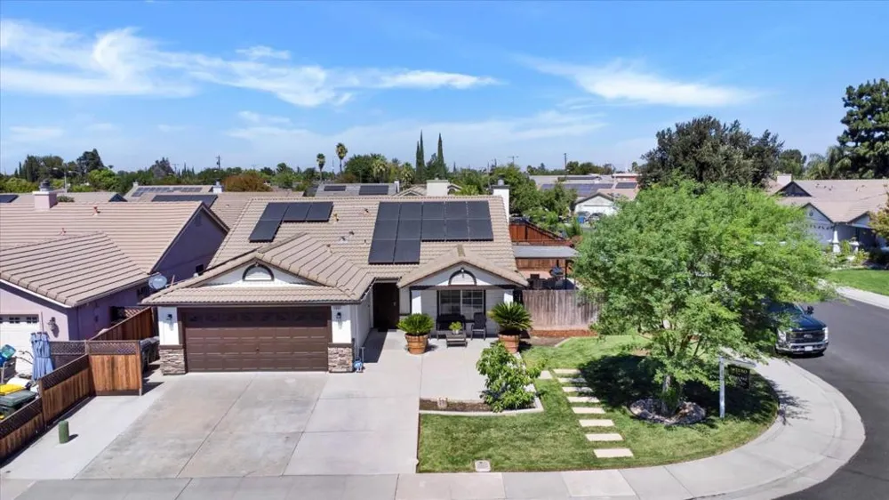 1093 Lambdin Street Manteca, CA 95336