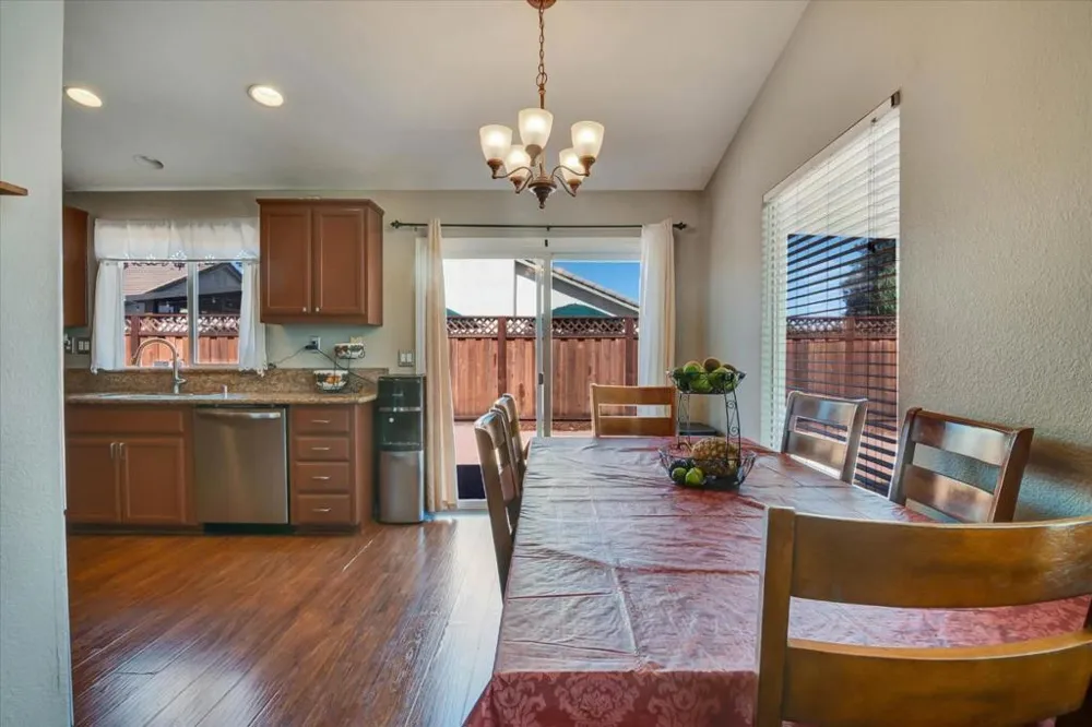 1093 Lambdin Street Manteca, CA 95336