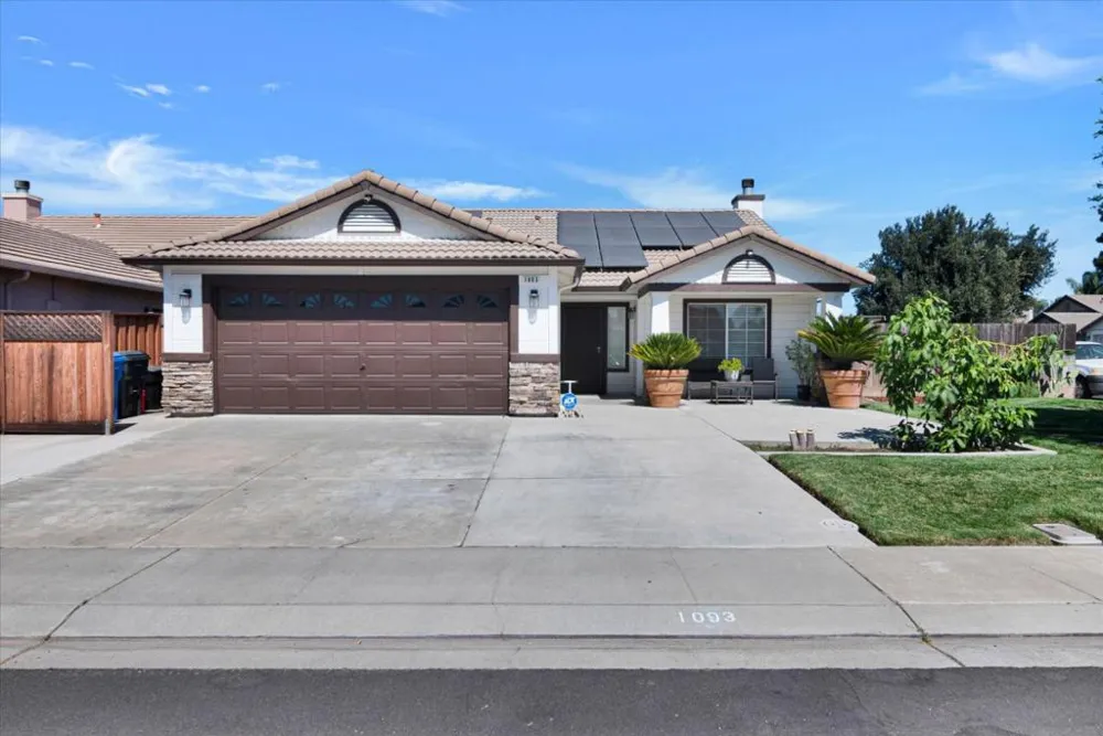 1093 Lambdin Street Manteca, CA 95336