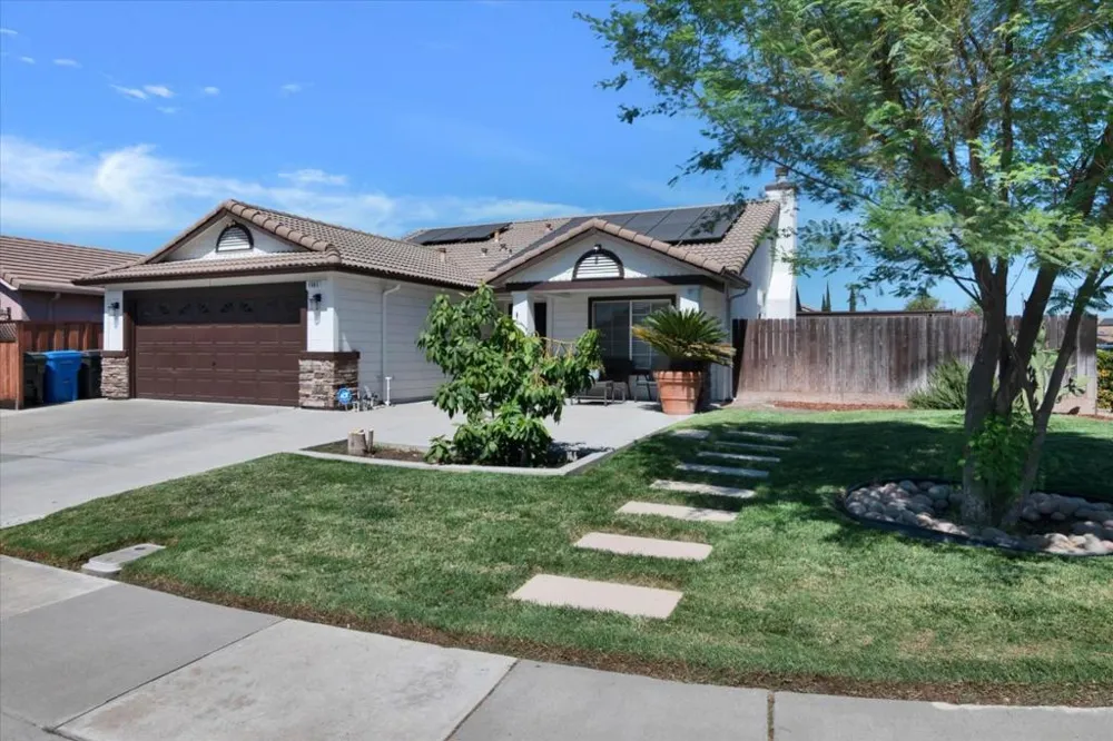 1093 Lambdin Street Manteca, CA 95336