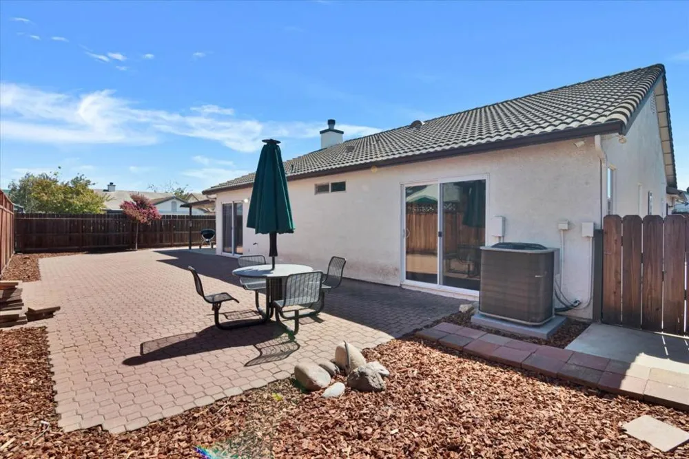 1093 Lambdin Street Manteca, CA 95336