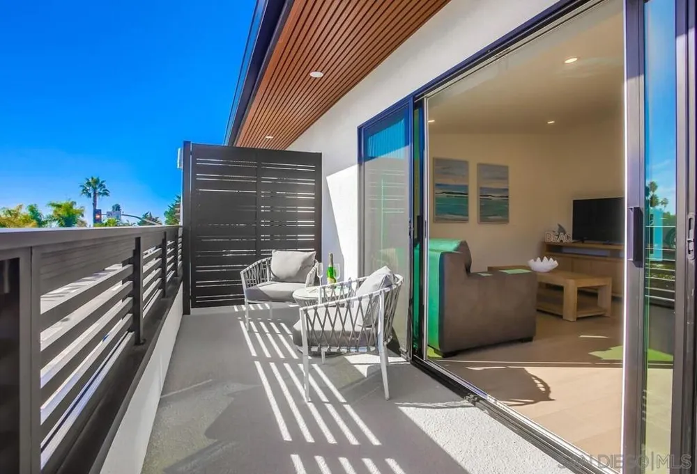 510 Nautilus #1, 2, 3, 4 and 5 La Jolla, CA 92037