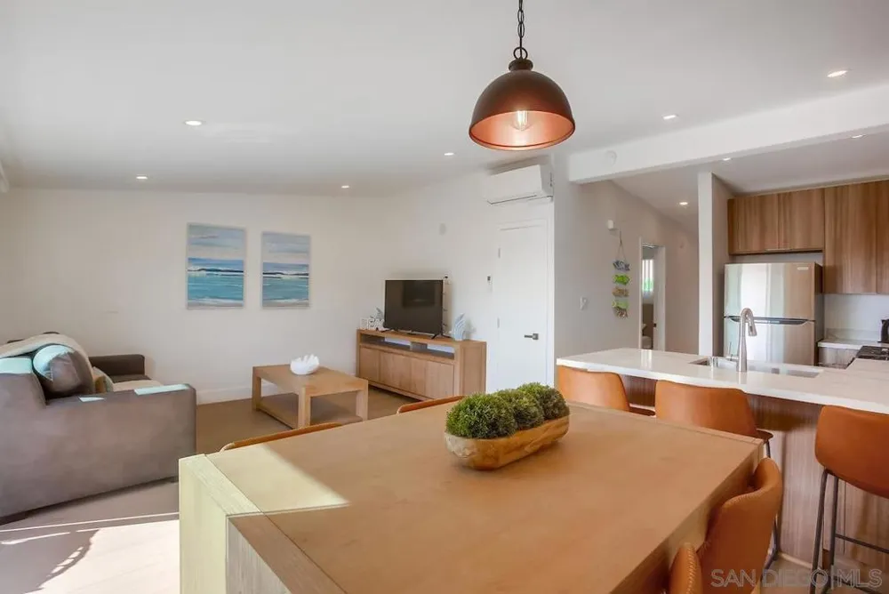 510 Nautilus #1, 2, 3, 4 and 5 La Jolla, CA 92037