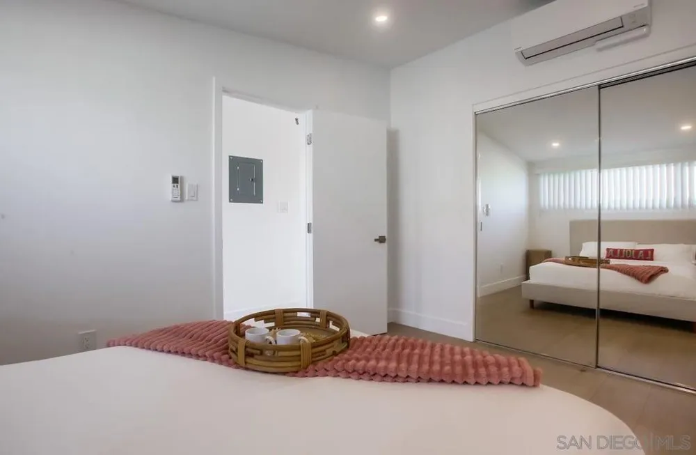 510 Nautilus #1, 2, 3, 4 and 5 La Jolla, CA 92037