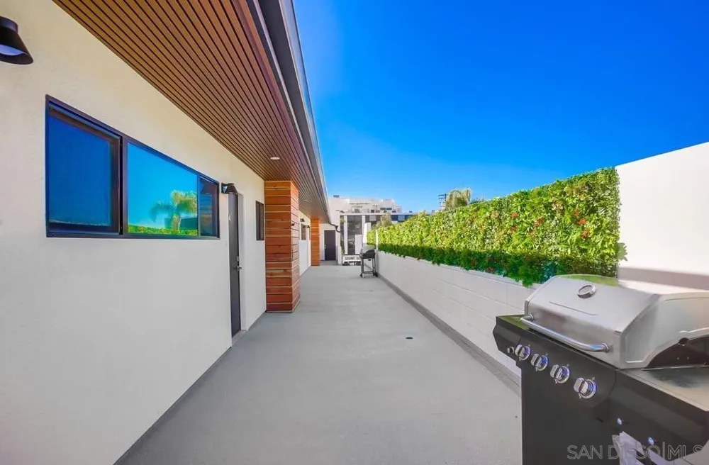 510 Nautilus #1, 2, 3, 4 and 5 La Jolla, CA 92037