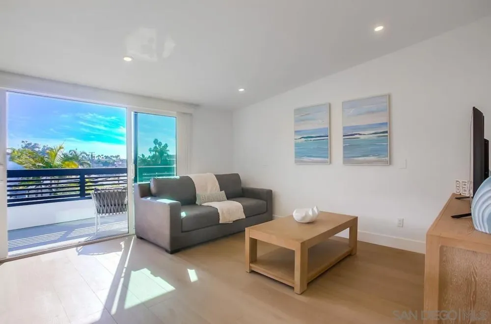 510 Nautilus #1, 2, 3, 4 and 5 La Jolla, CA 92037