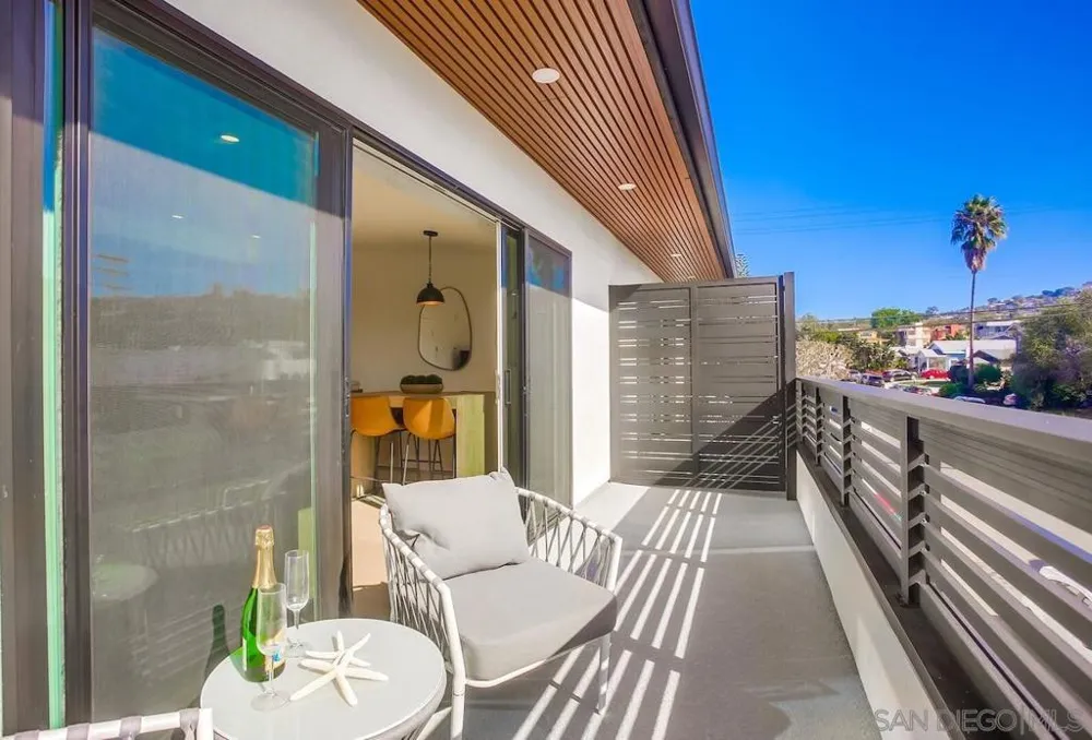 510 Nautilus #1, 2, 3, 4 and 5 La Jolla, CA 92037