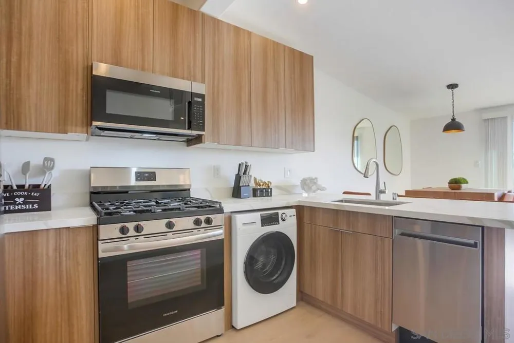 510 Nautilus #1, 2, 3, 4 and 5 La Jolla, CA 92037