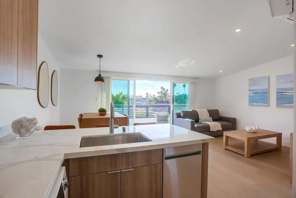 510 Nautilus #1, 2, 3, 4 and 5 La Jolla, CA 92037