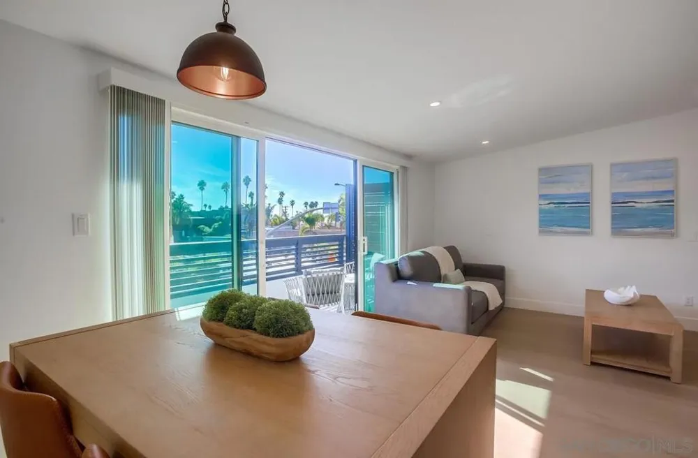 510 Nautilus #1, 2, 3, 4 and 5 La Jolla, CA 92037