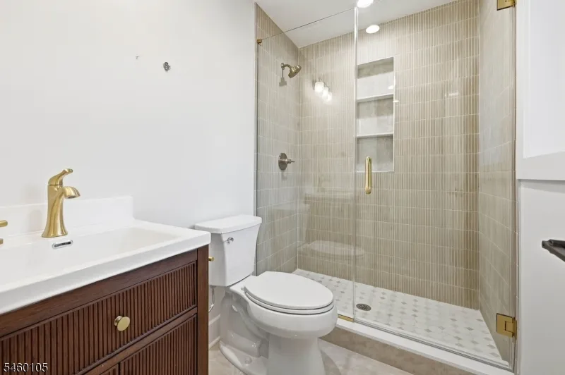 25 Claremont Ave Livingston, NJ 07039