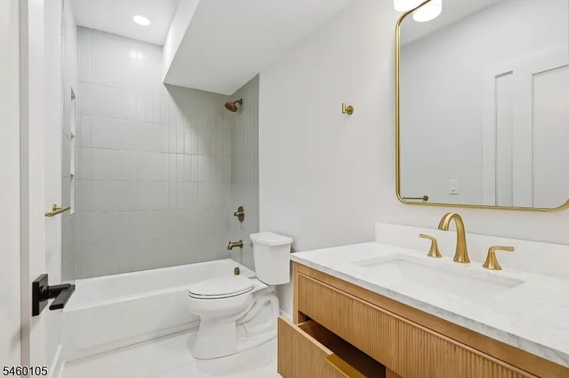 25 Claremont Ave Livingston, NJ 07039