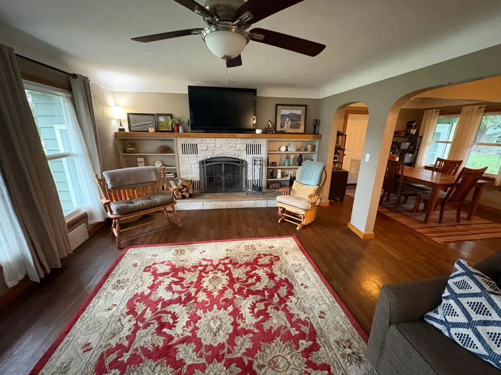 528 S 6th Street La Crescent, MN 55947
