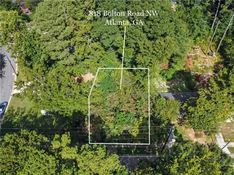 818 Bolton Road NW