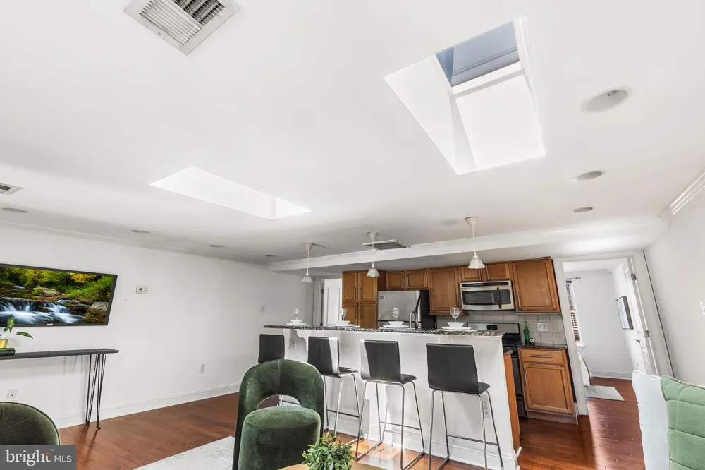 1716 PINE STREET #7 Philadelphia, PA 19103