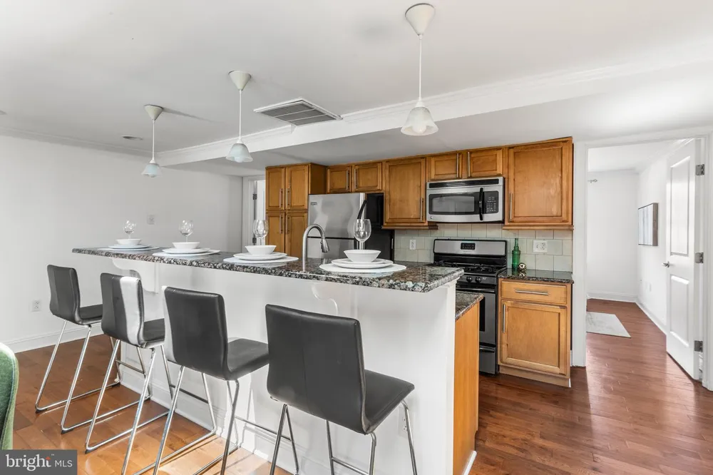 1716 PINE STREET #7 Philadelphia, PA 19103