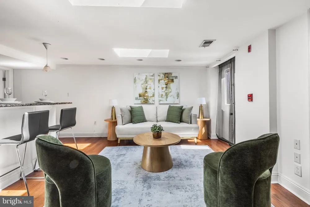 1716 PINE STREET #7 Philadelphia, PA 19103