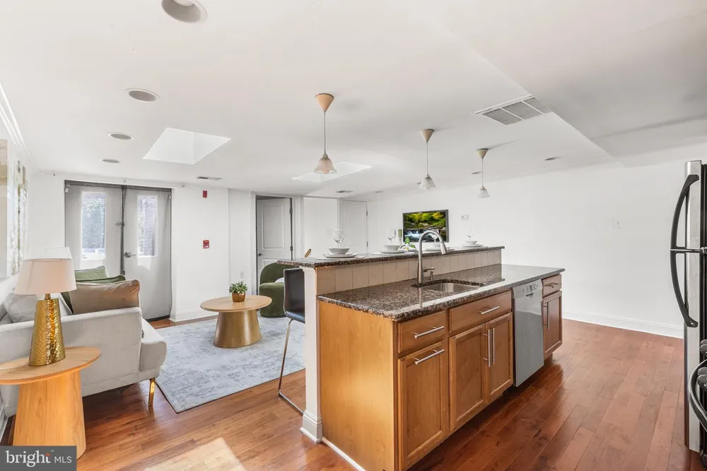 1716 PINE STREET #7 Philadelphia, PA 19103
