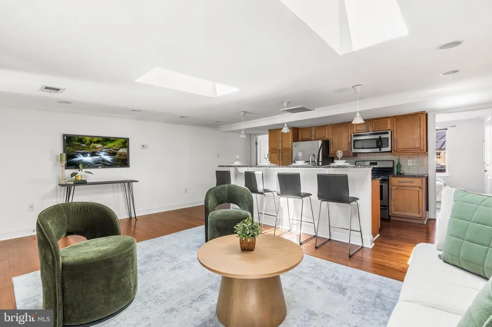 1716 PINE STREET #7 Philadelphia, PA 19103