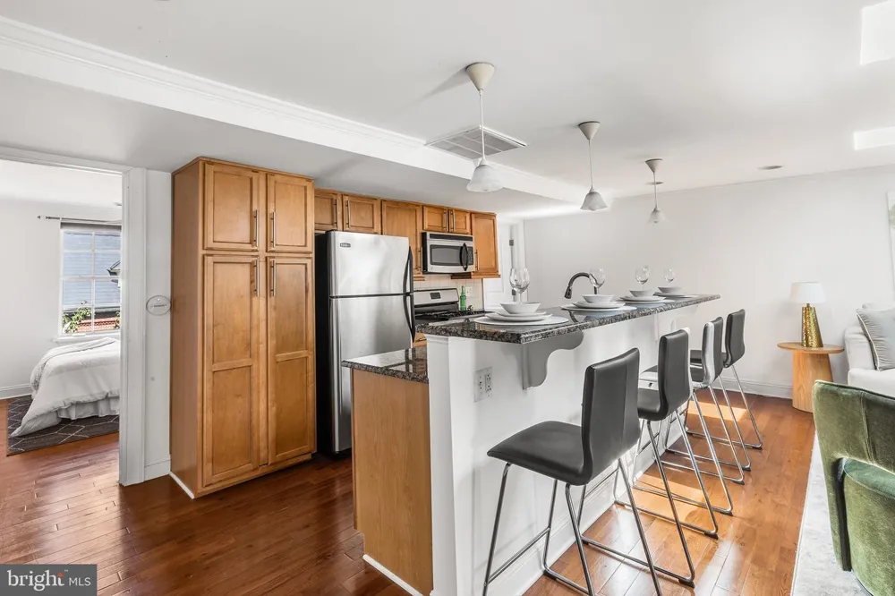 1716 PINE STREET #7 Philadelphia, PA 19103