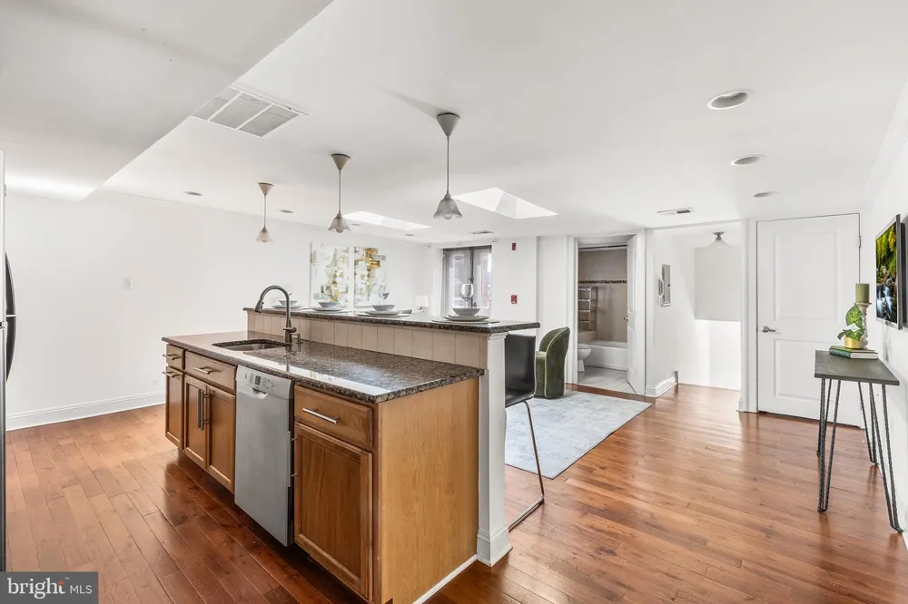 1716 PINE STREET #7 Philadelphia, PA 19103