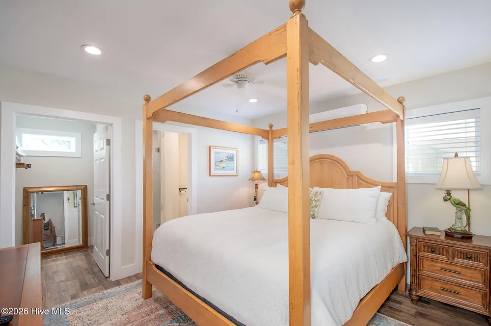 1527 Front Street #B Beaufort, NC 28516