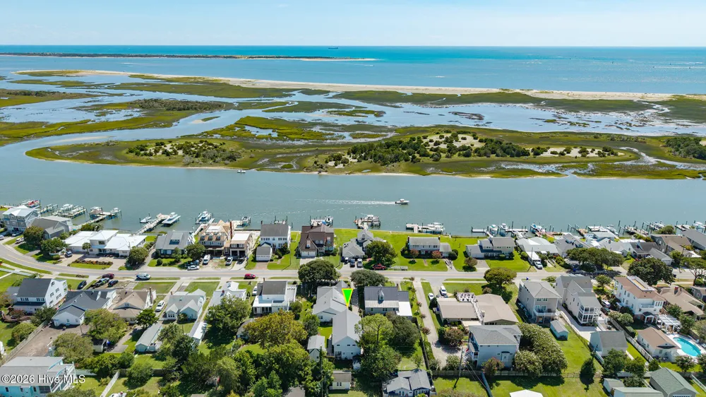 1527 Front Street #B Beaufort, NC 28516