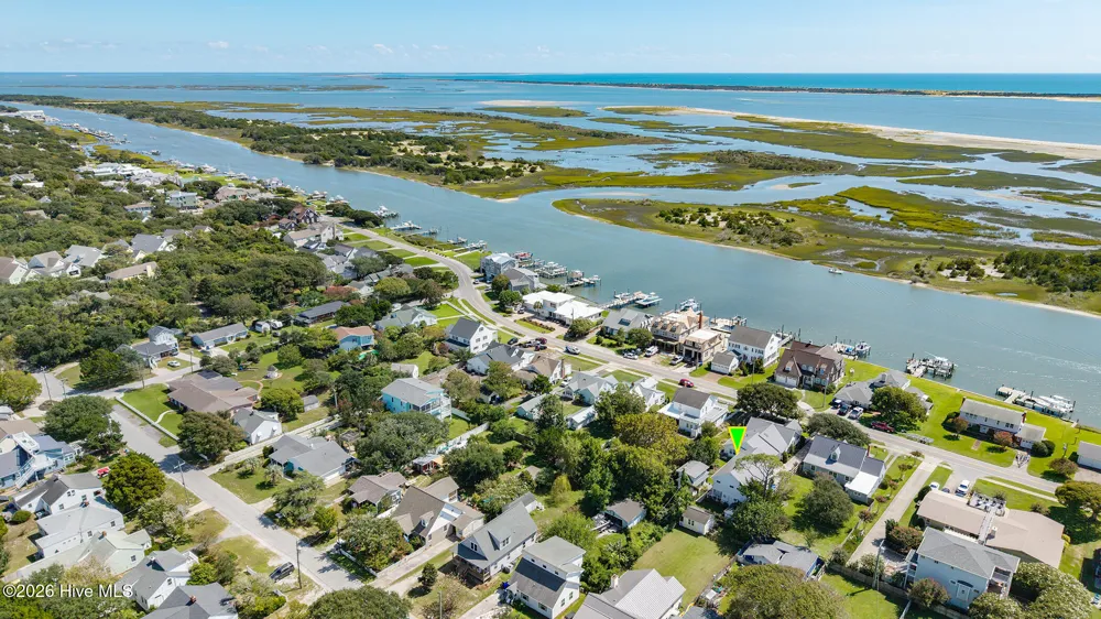 1527 Front Street #B Beaufort, NC 28516
